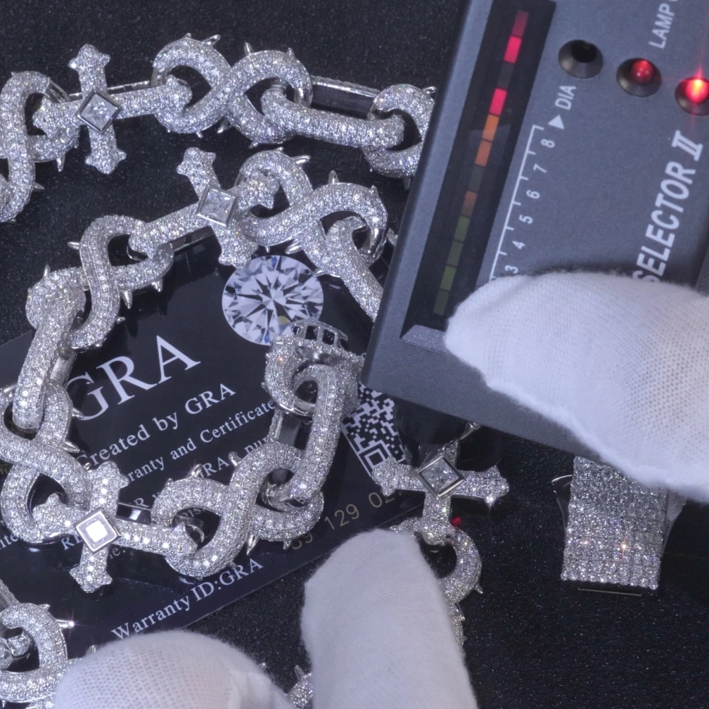 Collana di gioielli pregiati all'ingrosso con croce Moissanite Collana in argento sterling 925 con diamanti Vvs ghiacciati con catena Moissanite da uomo