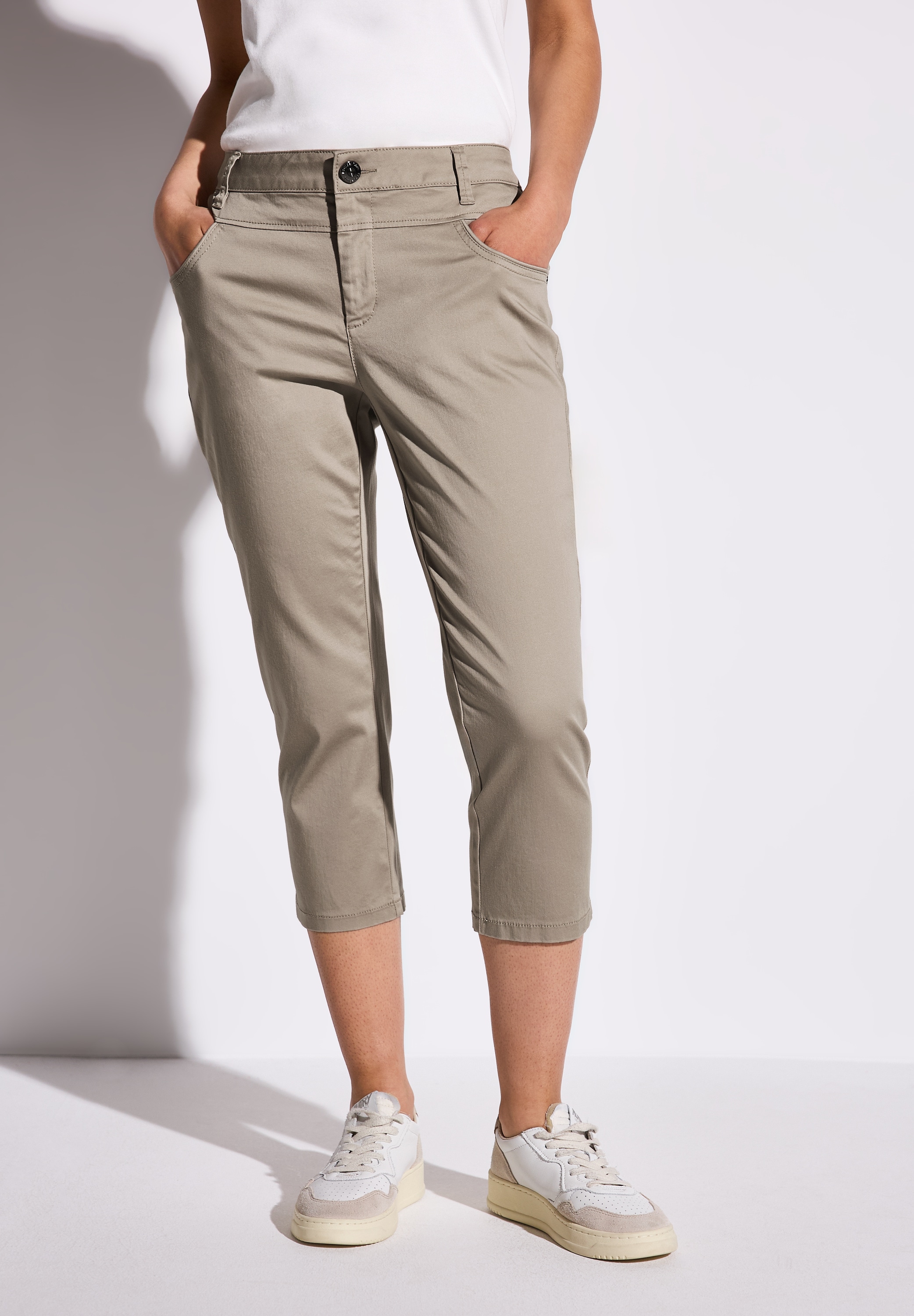 3/4-Hose STREET ONE, Damen, Gr. 32, Länge 22, grau (buff grau), Web, 97% Baumwolle, 3% Elasthan, unifarben, comfort fit 3/4-Länge, Hosen, Middle Waist Image