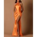Elegantes ärmelloses Halterneck Satinstoff Meerjungfrau Trumpet Abendkleid Formelles bodenlanges Kleid Glitzer Rüschendetails