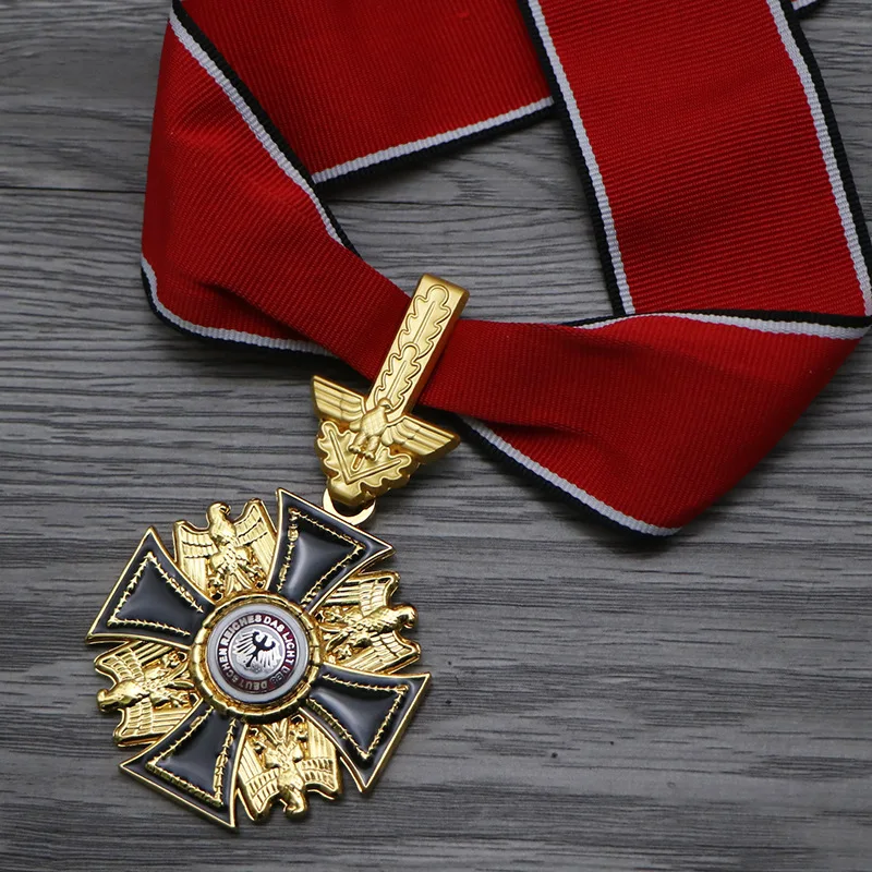 Neu gravierte 57 Harmony Edition Preußische Chronicles Order Eagle-Medaille, Film- und Fernseh-Requisiten Image