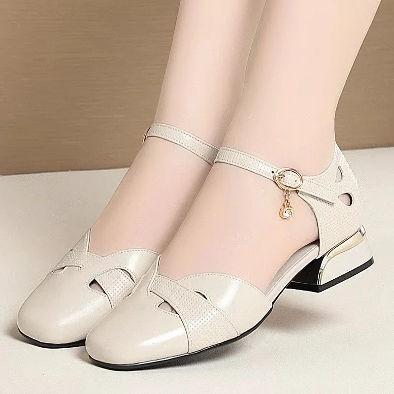 Ganzjährig Atmungsaktive Komfortable Ausgeschnittene Echtleder-Schuhe Frühling Sommer 2026 Flache Quadratische Absätze Schwarze Schuhe für Büro und Mutter Image