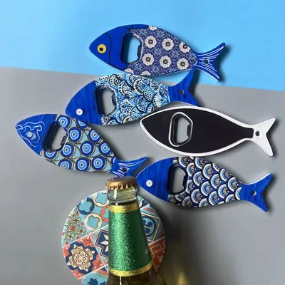 1 x fischförmiger Acryl-Kühlschrankmagnet mit blauem Augenmuster und Goldfolie mit geprägter Textur, Image