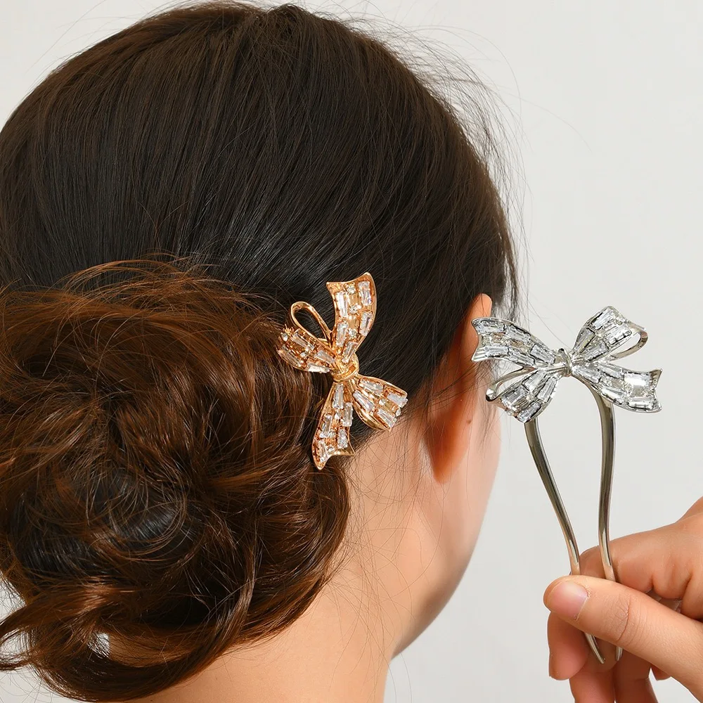 Neue chinesische U-förmige Schleife Haarnadel Erweiterte Haarnadel Antiker Stil Fransen Schritt schütteln Blumen mit Diamant-Schmetterlings-Haarnadel Image