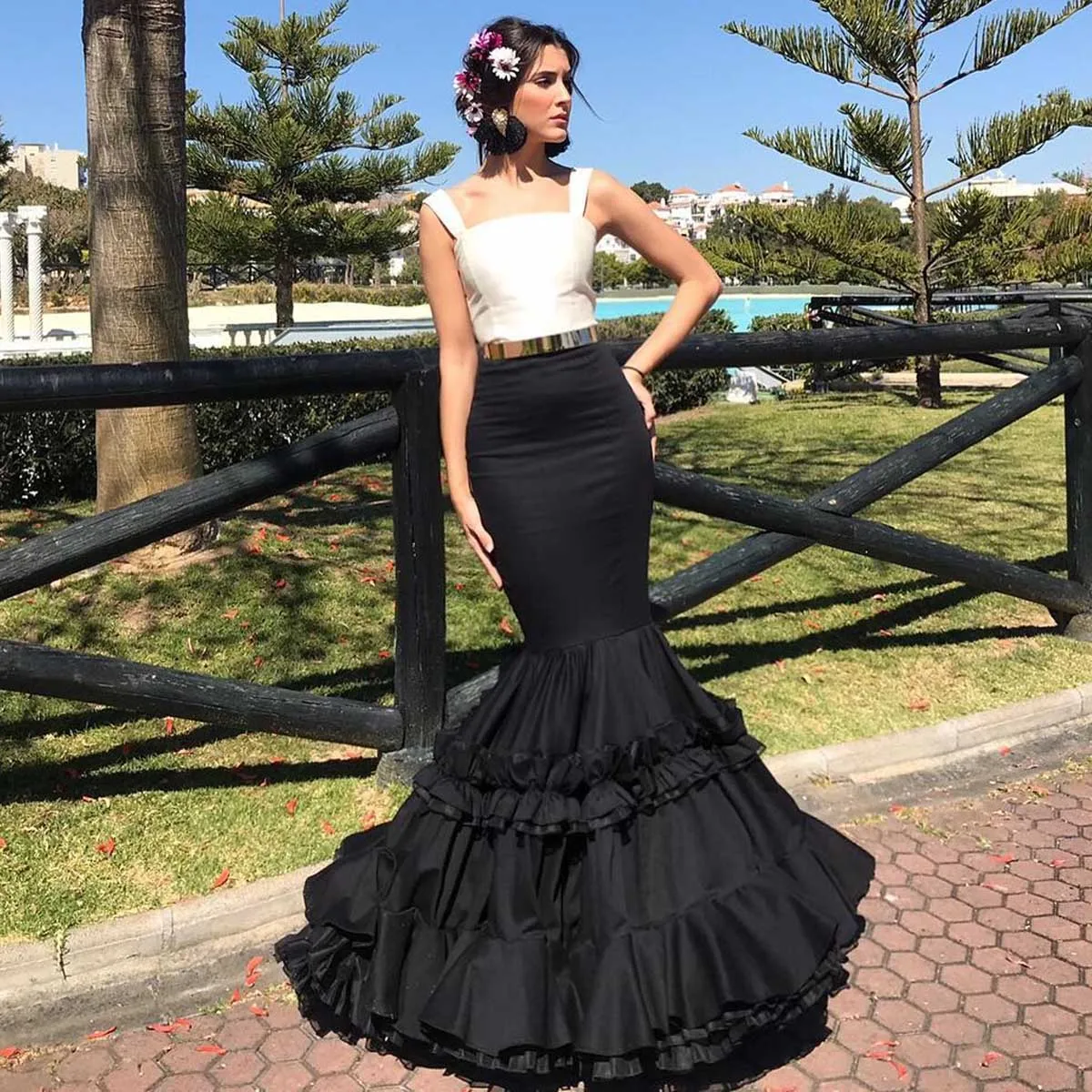 Benutzerdefinierter schwarzer Meerjungfrau-Rock im spanischen Stil mit hoher Taille, bodenlanger Abendparty-Rock, Maxikleid für Damen, abgestufte lange formelle Röcke Image