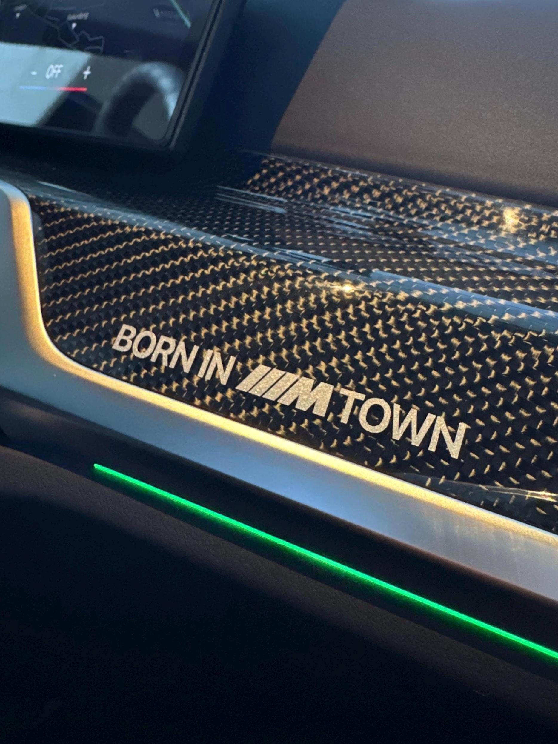 Adesivo BMW Born in M Town - adatto per M3 G80 G81 F80 M4 G82 F82 M2 G87 F87 Adesivo M Performance Tuning JDM OEM Car Decor