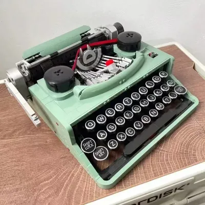 2079PCS New Creative Series Boys and Girls Assembling Toy Model High Difficulty Typewriter Building