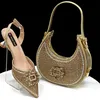 Gold Farbe Klassiker Dame Mode Spitze Sandalen Schuhe Braut Bequeme Pumps Damen Schuhe und Tasche
