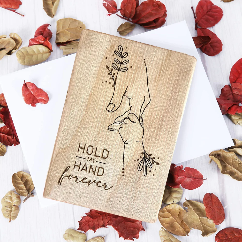 Hölzerne Muttertagskarte „Hold My Hand Forever“-Geschenk zum Muttertag, einzigartige Karte für Mama, personalisiertes Geschenk für Mama, Holzkarten Image