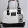 Auf Lager Original Hello Kitty Schwarz und Weiß Minimalistische Serie Freizeit Umhängetasche Muscheltasche Niedliche Kitty Tasche Mädchen Geburtstagsgeschenke