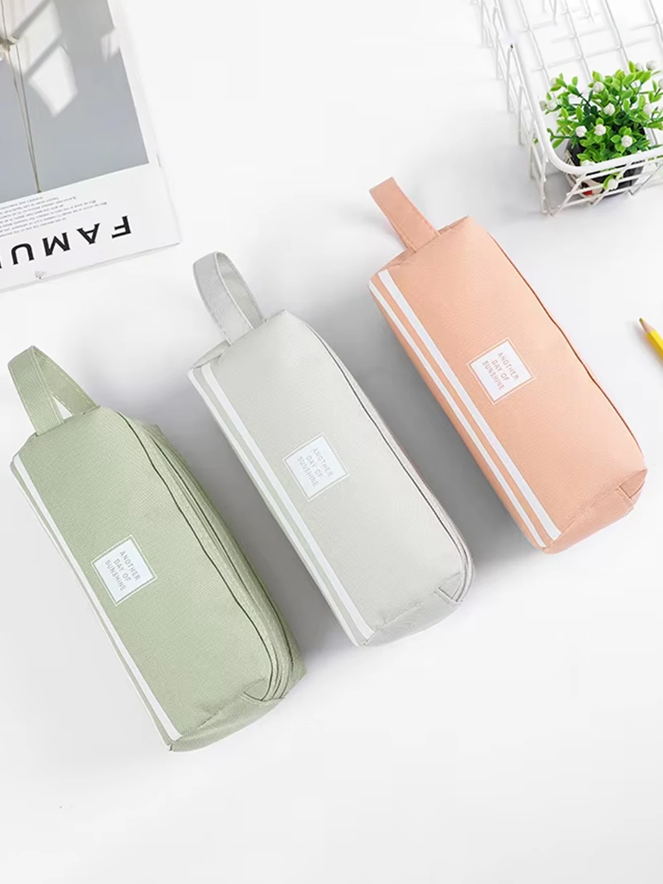 Federmäppchen aus Polyestermaterial, Trousse Estuche, großes Fassungsvermögen, Federmäppchen für Schreibwaren mit Griff, Geschenk für den Schulanfang Image