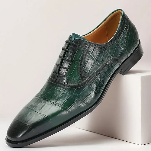 Hochwertige grüne Schnürschuhe aus Krokodilleder für Herren mit eleganten Details für formelle Abendessen und Galaveranstaltungen Image