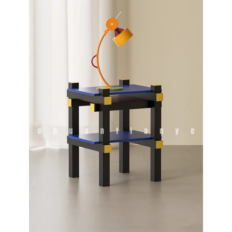 Designer Geometrischer Memphis Couchtisch Minimalistisches Sofa High-End-Licht Luxus Beistelltisch Regal Schlafzimmer Nachttisch