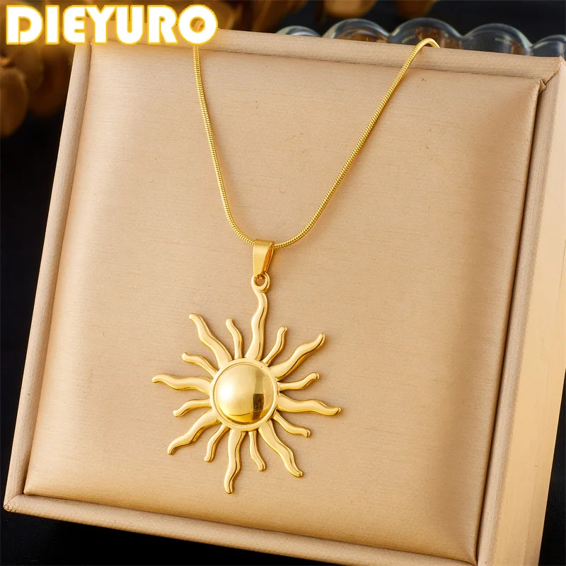 DIEYURO Collana con ciondolo sole moda dorata in acciaio inossidabile 316L per donna ragazza 2024 nuovo regalo di gioielli con catena al collo solare conciso
