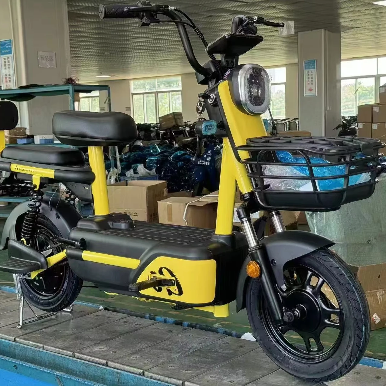 Fahrrad Herren Hot Sale Elektrofahrrad 350W & 500W Stahlrahmen 48V Pedal Moped
