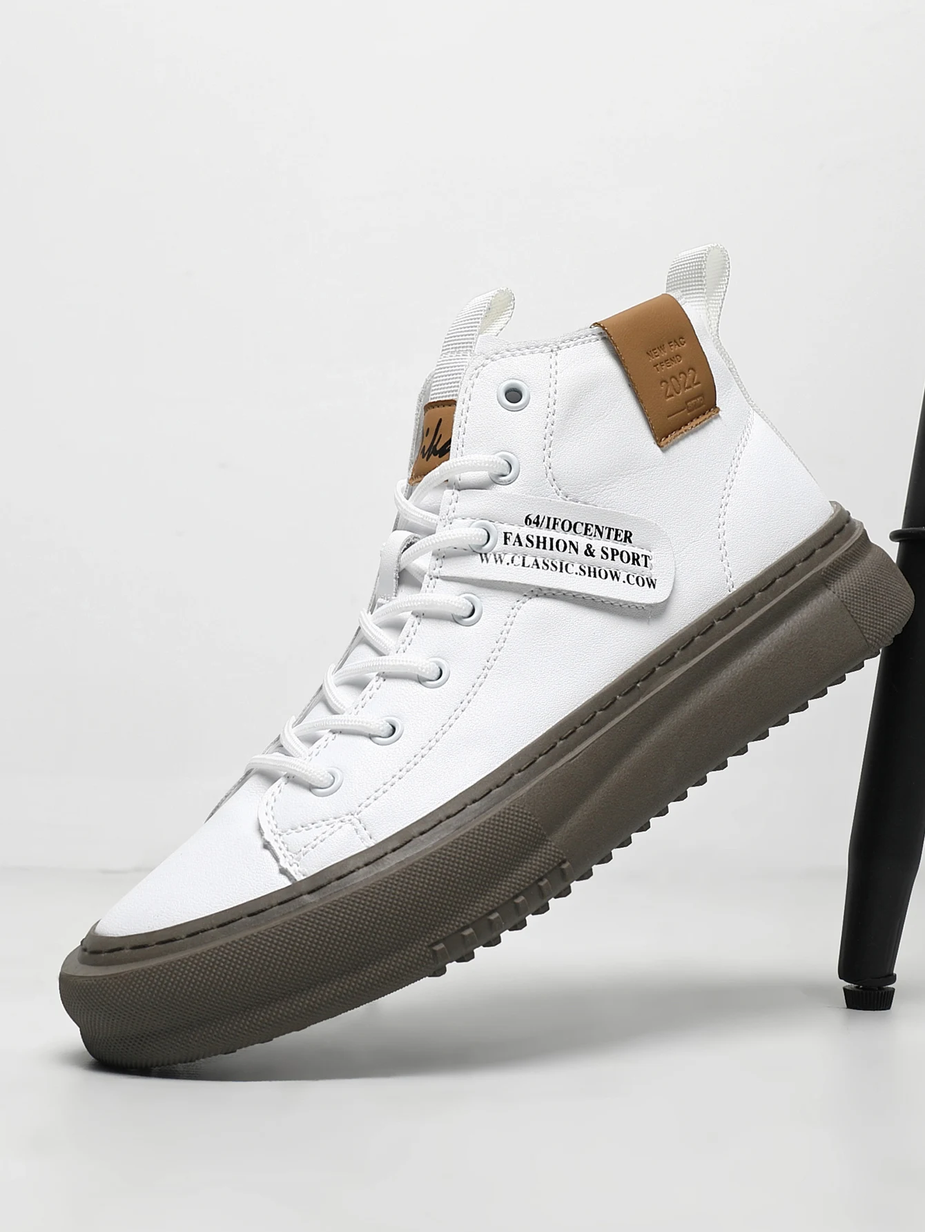 Herrenschuhe Herbst und Winter Neue Weiße Schuhe Mode-Sneakers Sportliche High-Top Trendige Schuhe Business-Casual Atmungsaktiv mit Dicker Sohle