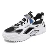 Neue lässige Sportschuhe für Herren, atmungsaktive und rutschfeste vulkanisierte Sommerschuhe mit dicken Sohlen, große 47-Sneaker