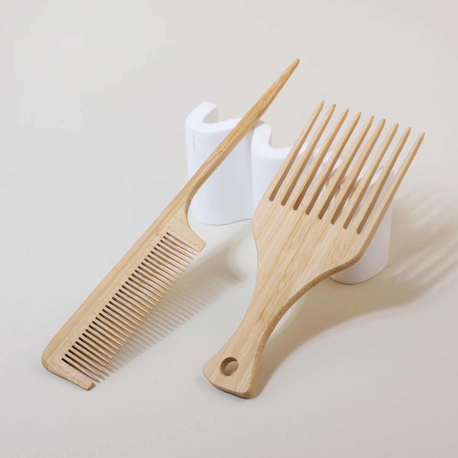 2 Sätze Bambus- und Holzkämme, Kammset zur Pflege und Kopfhautpflege, antistatischer Haarkamm, speziell für Echthaarperücken Image
