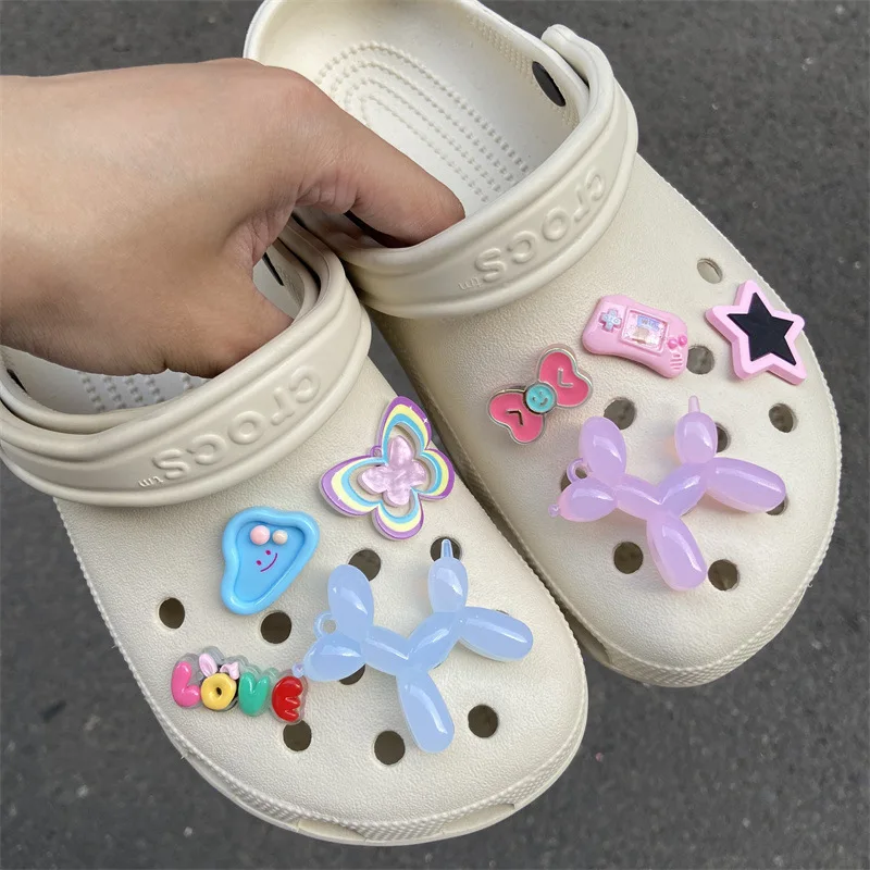 1Set Nette Cartoon Schuh Charms Set Nette Ballon Hund Kette schnalle Kind Schuhe Dekorationen Kreative DIY 3D Schuh zubehör