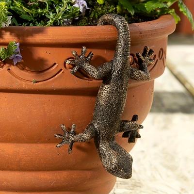 TEMU Bronze Wall Hanging - Cartoon-style Resin Animal Statue For Outdoor Garden & Patio Decor, Weather-resistant No Electricity Needed, Festive Home Decoration Image