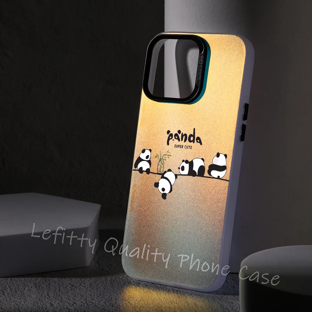 Niedliche Baby-Panda-Handyhülle, Laser-Metallic, für iPhone 16, 15, 14, 13, 12, 11, Pro Max, matte Aurora-Abdeckung mit mehrfarbigem Farbverlauf Image