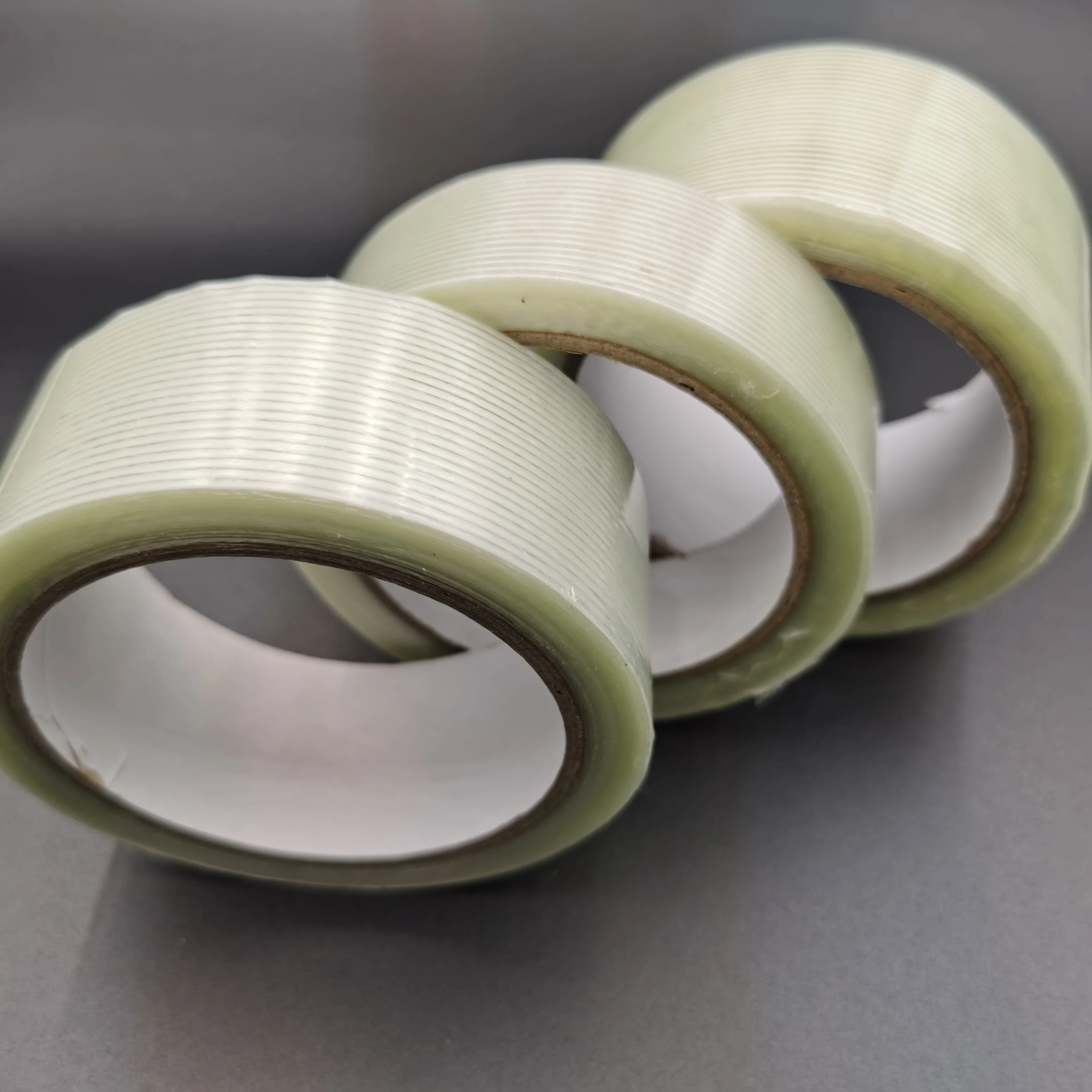 20 m faserverstärktes Klebeband, robustes Batteriepaket, verstärktes Glasfaserband für Industrieverpackungen Image