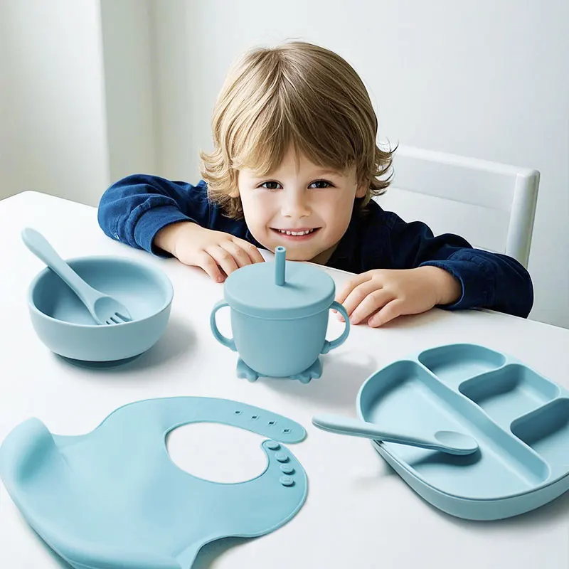 5-teiliges Set Baby-Silikon-Schüssel-Set inklusive Lätzchen, Tasse, Gabel, Löffel, Teller, 100 % BPA-freies Silikon-Set, blaue reine Farbe, alles in einem Set Image