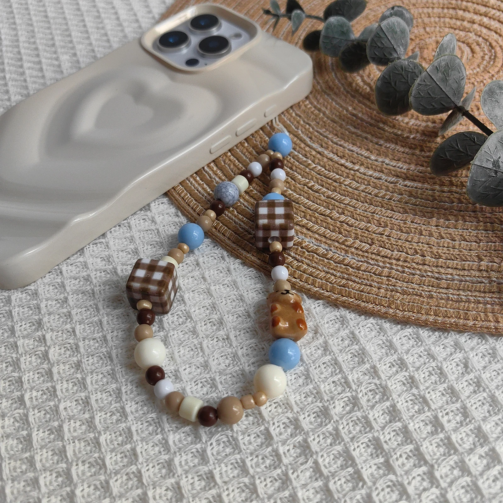 Neue modische und trendige bunte Handyanhänger, Schlüsselbänder, Perlenketten, Schlüsselanhänger, Geschenke für Mädchen und Paare Image