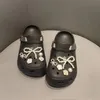 Neue JIBBITZ Elegante Perlenschleife Schuhe Charms Abnehmbare DIY Modeaccessoires für Clogs,