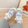 Japanische Kawaii Blaue Skateboardschuhe Mädchen Süße Hello Kitty Accessoires Rosa Studentenschuhe