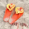 Sommer Neue Blume Hausschuhe Casual Vielseitige Sandalen Meer Strand Reise Rutschfeste Flip-flops Große Größe Bequeme frauen Schuhe