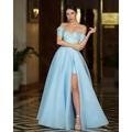 Elegantes Satin Off-Shoulder A-Linie Meerjungfrau Trompete Abendkleid geraffte Perlen und Schlitz formelles Hochzeitskleid mit Bodenlange ärmellos.