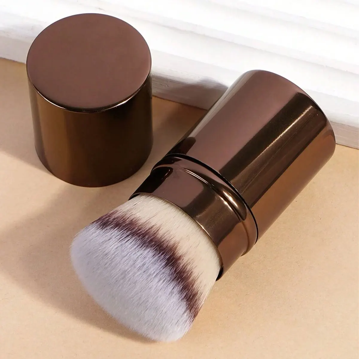 1 Stück professioneller einziehbarer Make-up-Pinsel für das Gesicht, Rougepinsel, Foundation-Pinsel, loser Puderpinsel, synthetisches Haar, ultraweiche Doundat Image