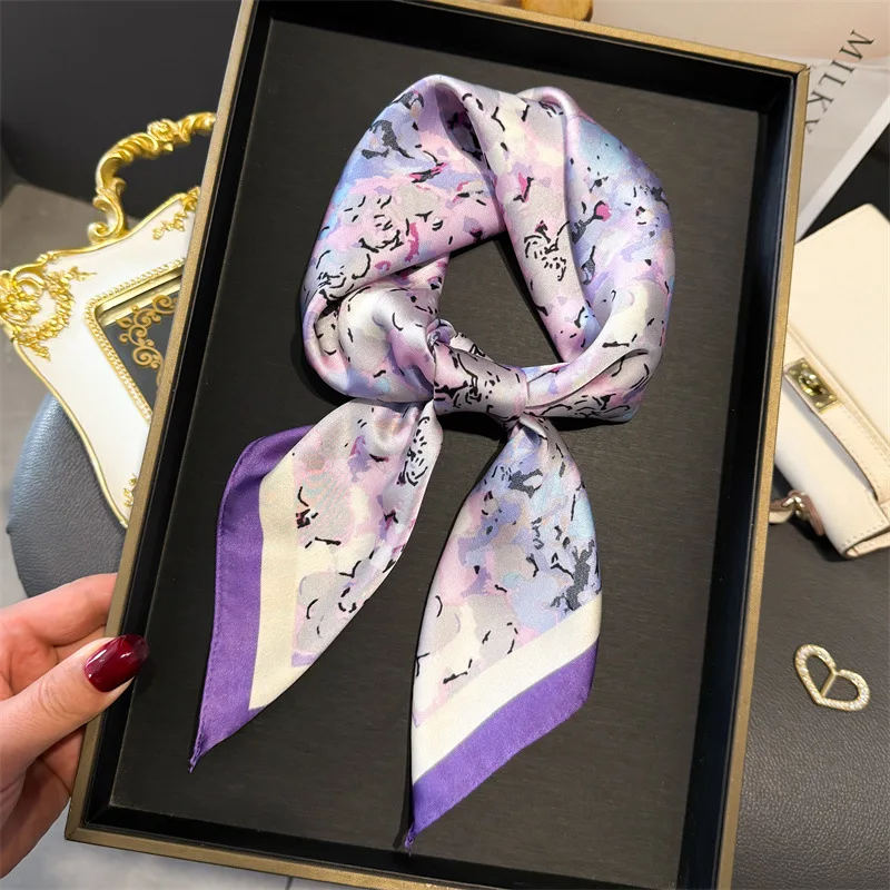 Neue Blumendruck Schal Quadrat Schal für Frauen Weiche Satin Wraps Halstuch Weibliche Haarbänder Band Stirnband Bandana Image