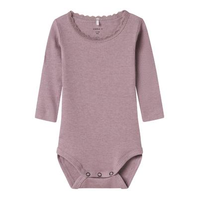 Body NAME IT "NBFKAB LS BODY NOOS", Baby, Gr. 62, N-Gr, lila (elderberry detail:melange), Jersey, Spitze, Obermaterial: 57% Baumwolle, 38% Modal, 5% Elasthan, meliert, casual, normal, Rundhals, Langarm, Bodies Image