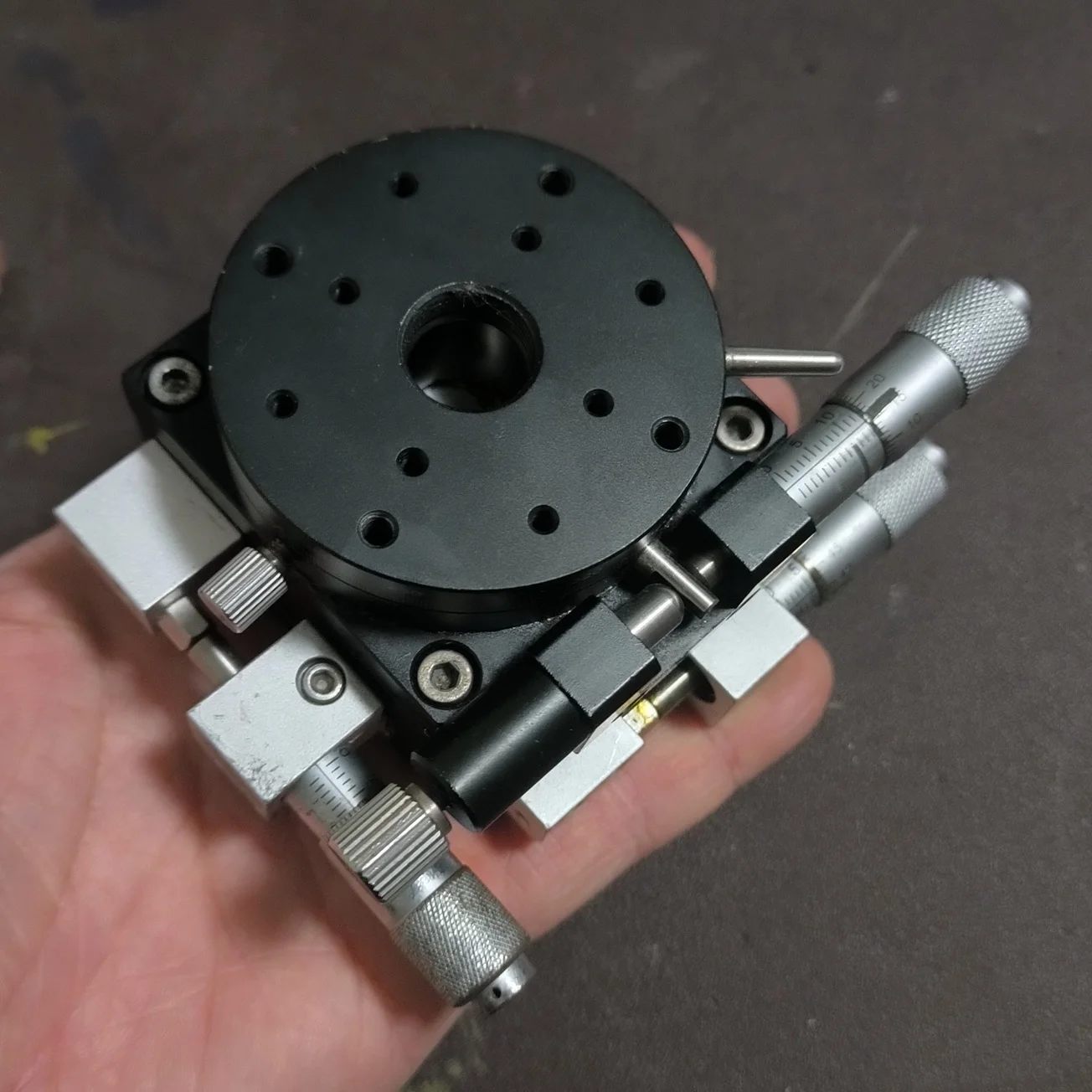 X-Y-R dreiachsige Positionsbewegung Feinabstimmungsplattform Demontage und Montage Image