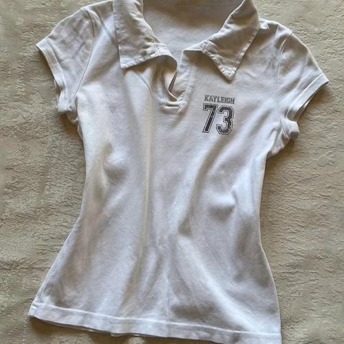 TEMU Polo court à manches courtes et col en V pour femme - Coupe slim, bleu marine avec impression de lettres "" 73"", style décontracté et design, t-shirts pour dames