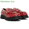 2025, neueste Mode für Männer, handgefertigt, Nieten, Spike-Schuhe, rote Slipper, Schuhe, Landebahn, Nieten, Party, Hochzeit, Schuhe, lässig, Outdoor, große Größe