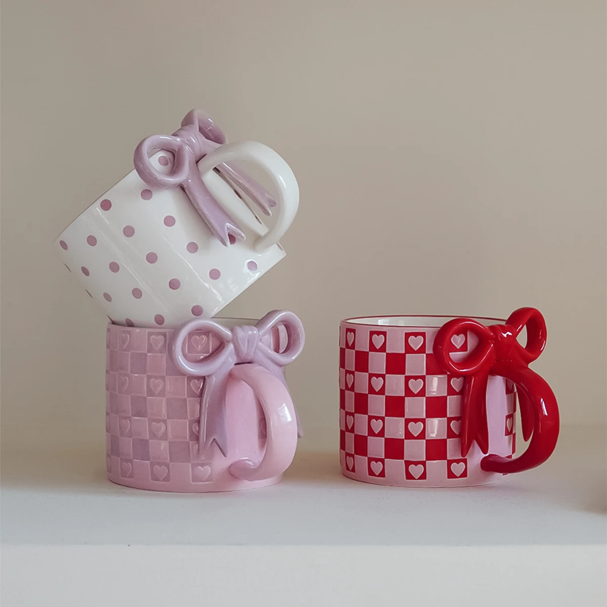 1Pc Ceramic Mug with Bowknot Handle and Heart Design, Creative Bowknot Handle Design with Checkerboard Pattern, Suitable for Home Decoration, Daily Household Use, Breakfast Milk, Afternoon Tea Coffee,