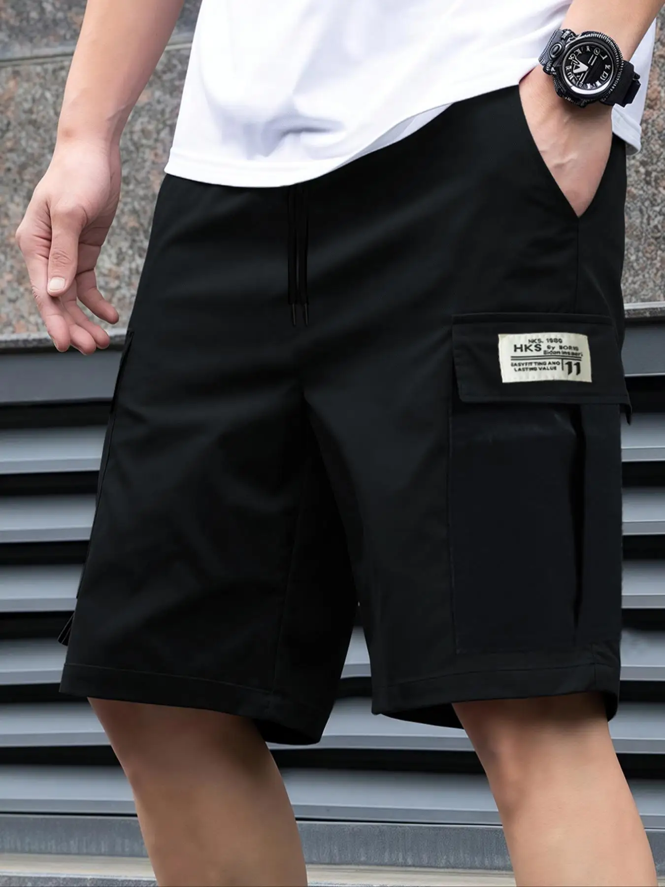 Einfarbige, lässige Sportshorts für Herren, hautfreundlicher Stoff, feuchtigkeitsabsorbierend und atmungsaktiv, mit Kordelzug, Hose mit mehreren Klappentaschen, Cargohose, Shorts, geeignet für Image