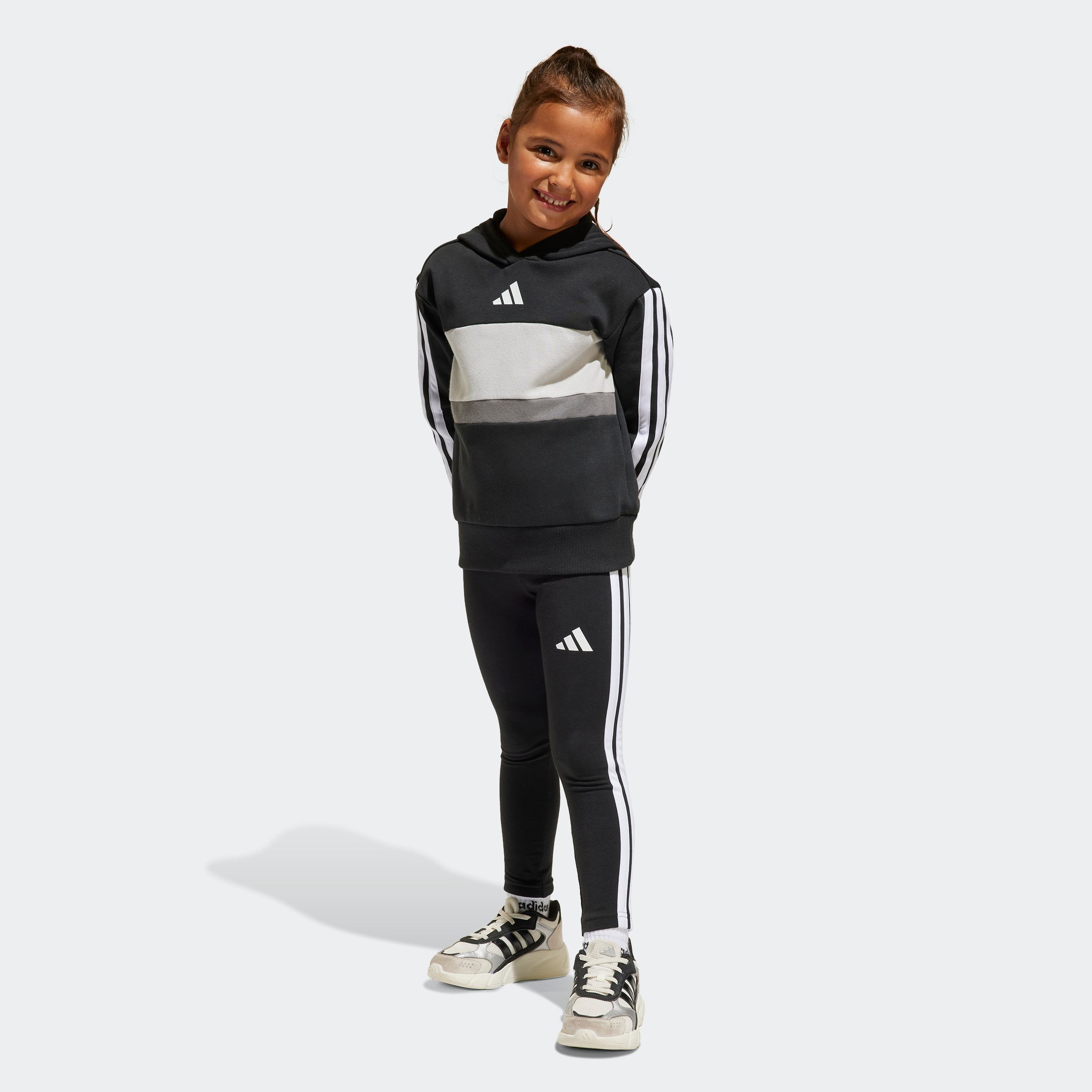 Trainingsanzug ADIDAS SPORTSWEAR "LG 3S TIB FL ST", Kinder, Gr. 116, schwarz-weiß (schwarz, weiß, grau two), Obermaterial: 70% Baumwolle, 30% Polyester. Obermaterial Hose: 93% Baumwolle, 7% Elasthan, Sportanzüge Image