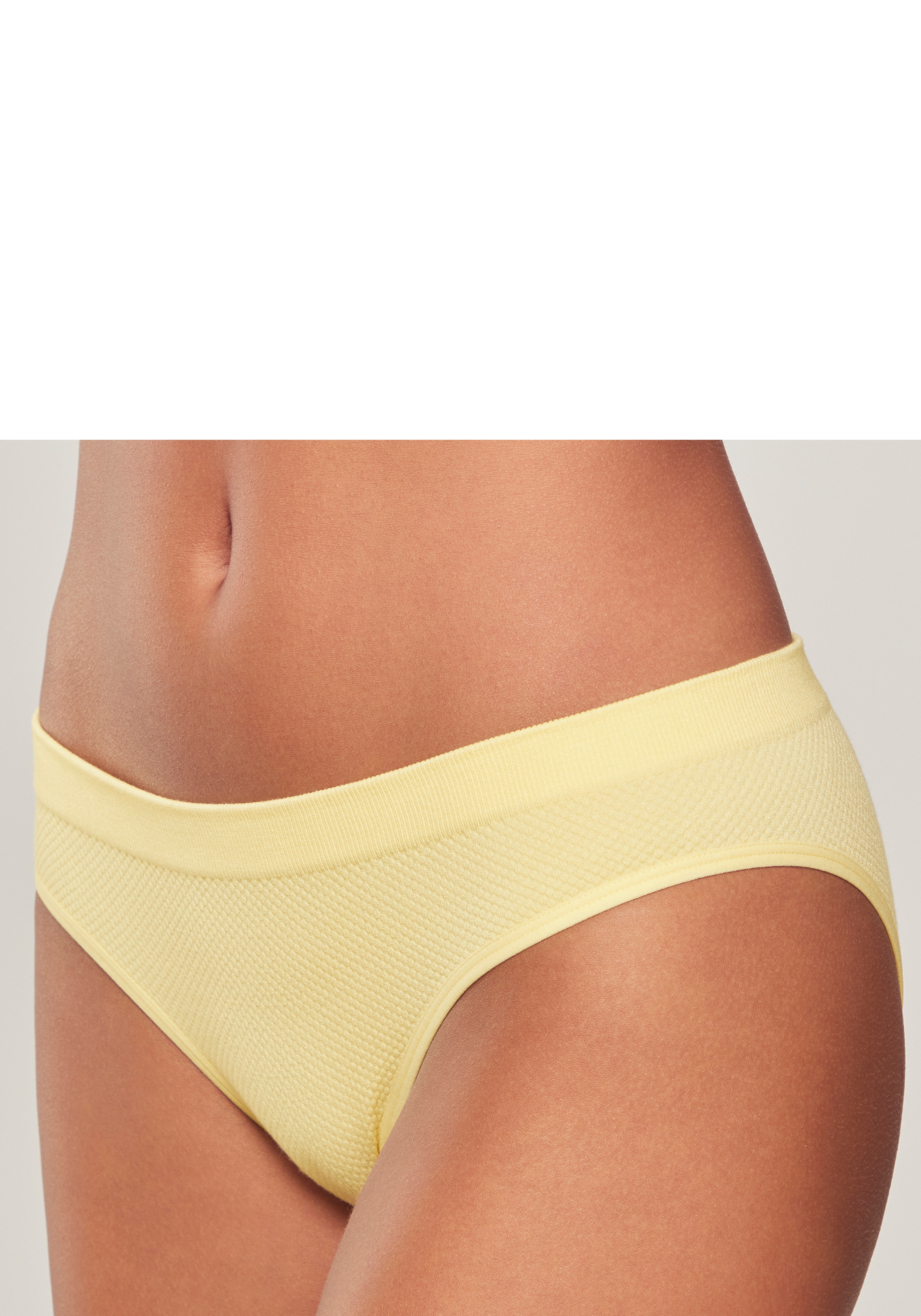 Slip LASCANA, Damen, Gr. 40/42, gelb (vanille), Jersey, Obermaterial: 58% Baumwolle, 39% Polyamid, 3% Elasthan, figurbetont, Unterhosen Slip, aus angenehm weicher Baumwolle