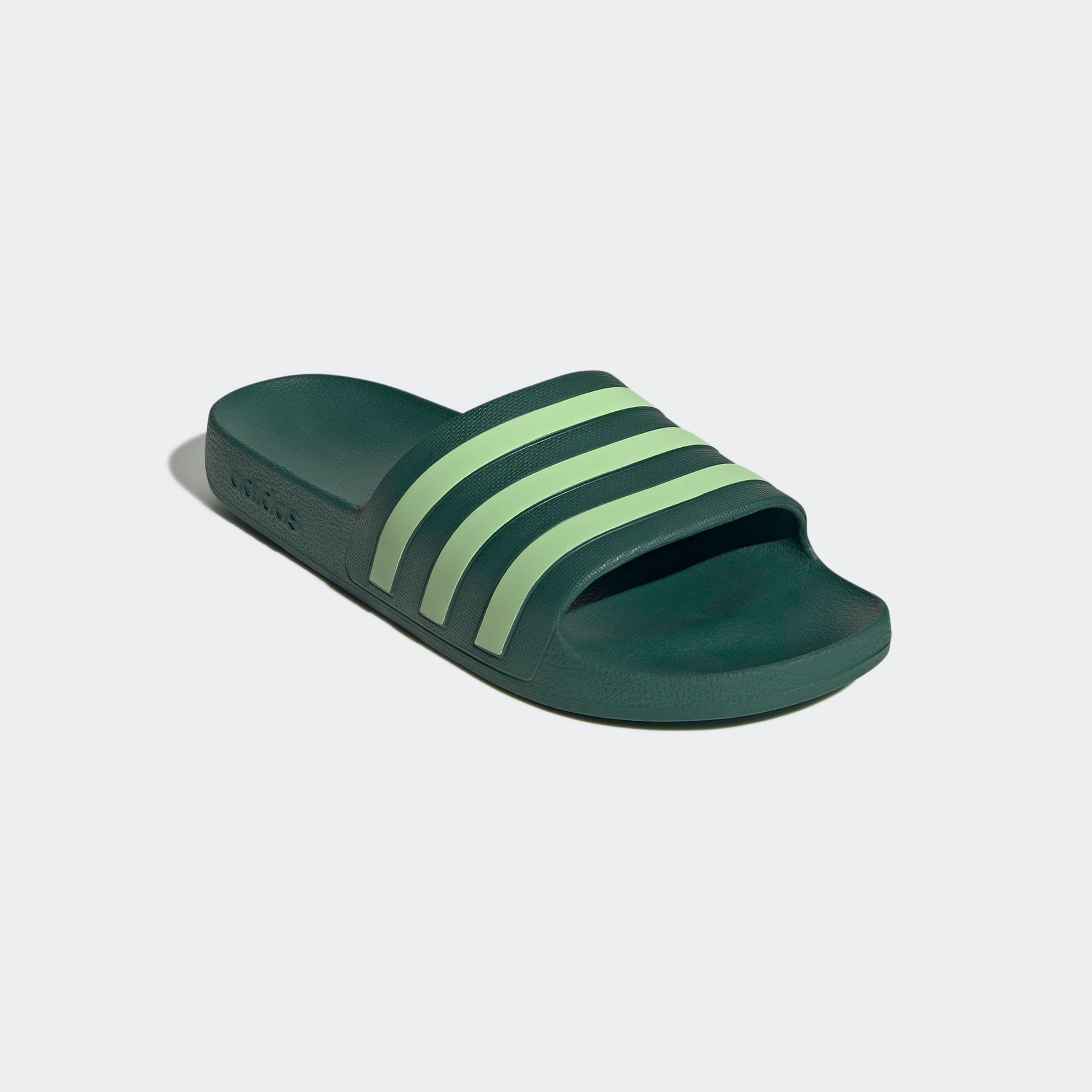 Badesandale ADIDAS SPORTSWEAR "AQUA ADILETTE", Gr. 44,5, grün (collegiate grün, semi grün spark, collegiate grün), Synthetik, Schuhe Image