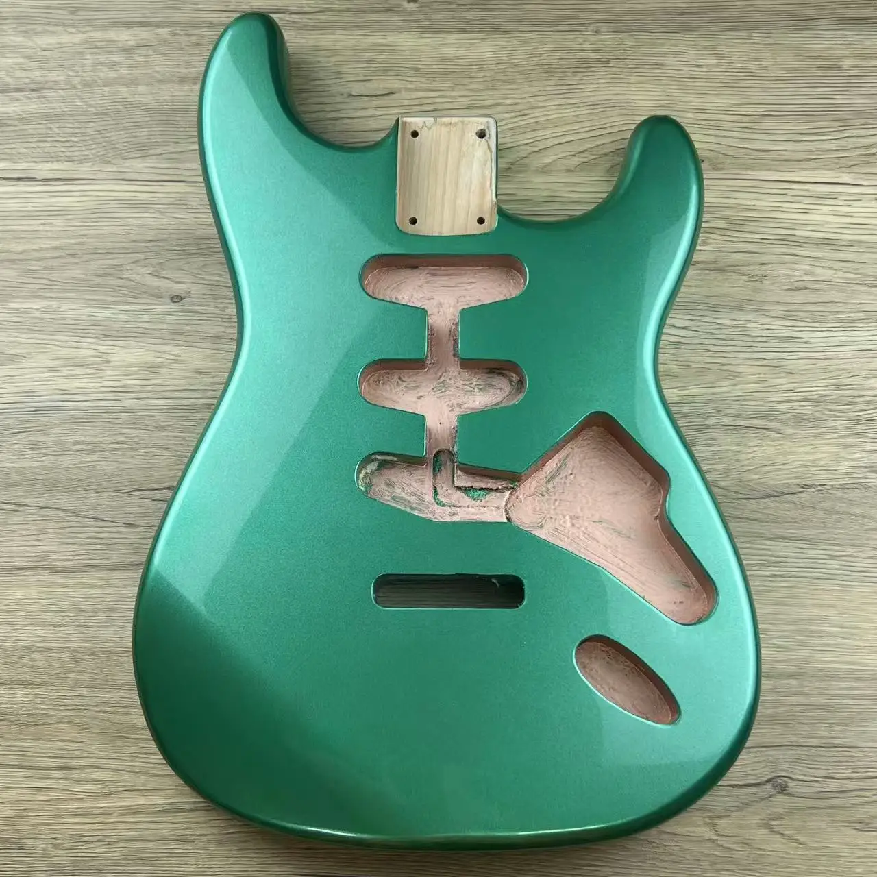 ST Alder E-Gitarren-Korpus – metallisch grün glänzendes Polyester-Finish | Ersatzteil für Stratocaster | DIY-Gitarre gebaut Image