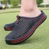 Herren Hausschuhe Hohle Strandsandalen Sommer Slip on Clogs Herren Freizeitschuhe Rutschfeste Größe 36-45 Hausschuhe Unisex Outdoor Flip Flops