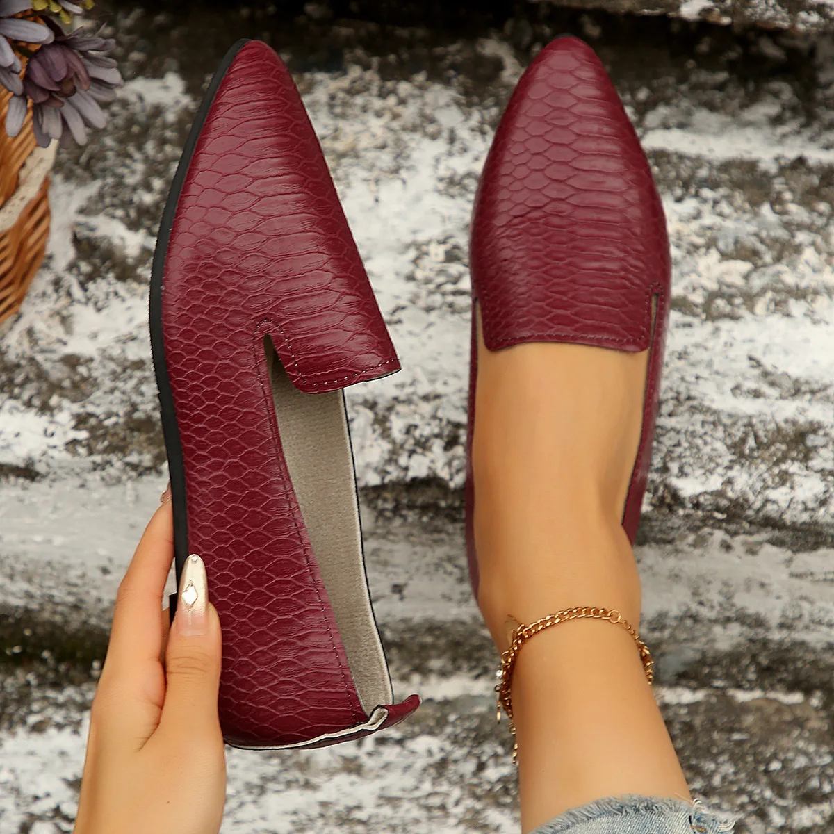 Vintage-Leder spitze flache Schuhe 2025, große weiche Sohle für Damen, bequeme Frühlings- und Sommer-Slip-on-lässige kleine Lederschuhe