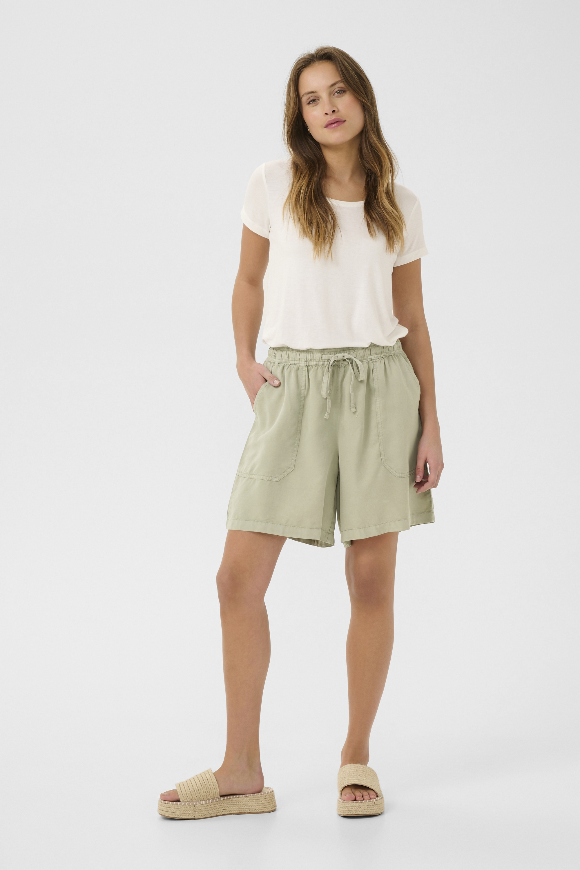 Shorts Casual fit Seagrass green Image
