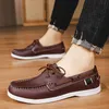 2025 Braune Retro-Leder-Mokassins für Herren, Business-Freizeitschuhe, Herren-Designer, soziale Herrenschuhe, Slip-on-Fahrschuhe, Übergröße 48