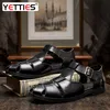 Luxuriöse handgefertigte Schuhe aus Rindsleder, römische Sandalen, High-End-Herrenschuhe aus echtem