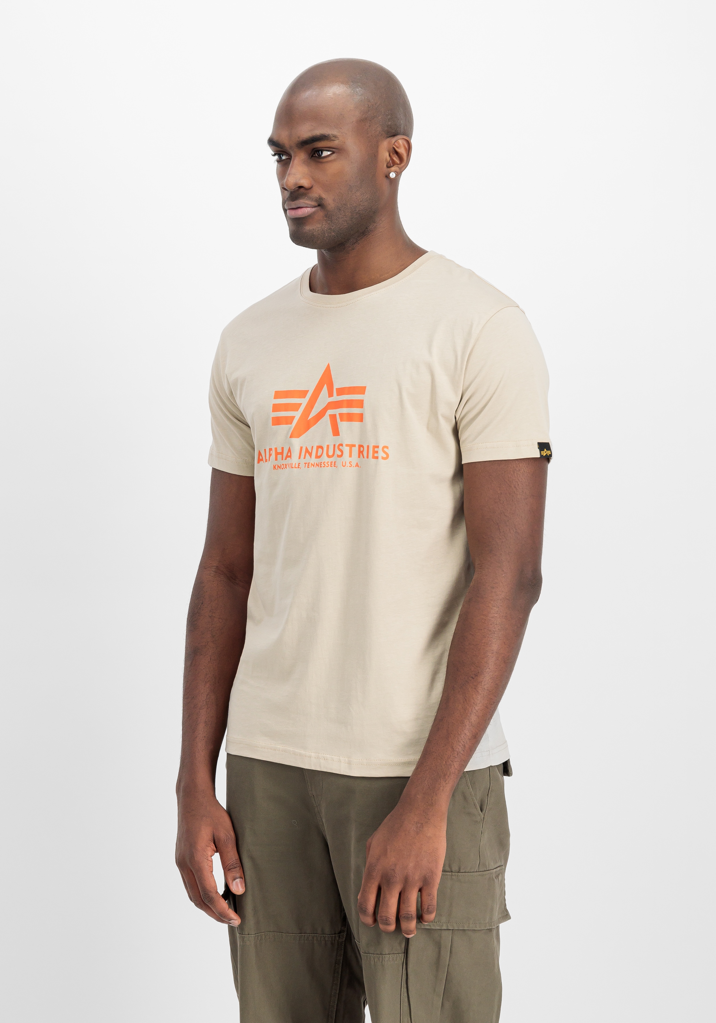 T-Shirt ALPHA INDUSTRIES "Basic T-Shirt", Damen, Gr. M, beige (organic beige), Single Jersey, Obermaterial: 100% Baumwolle, bedruckt, regular fit normal, Rundhals, normaler Saum, Shirts T-Shirt, Baumwolle, regular fit