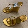 Flip-Flops Keile Ferse Hausschuhe Weibliche Casual Gold Patent Leder Outdoor High Heels Schuhe Frauen Große Größe Party Abend Maultiere
